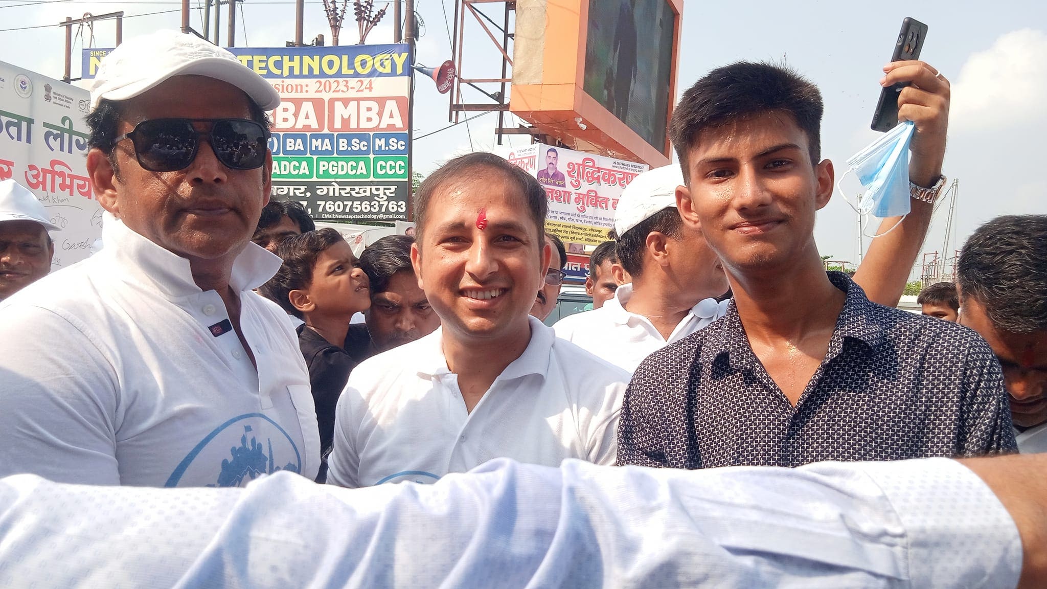 Social service by Nayi Disha Sewa Trust for poor and needy people in Gorakhp